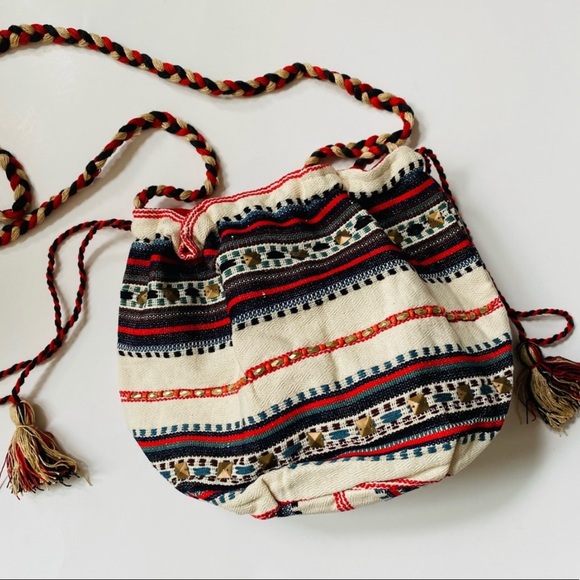 NEW• Red/Blue Multi Boho Bucket Bag - Picture 6 of 8